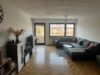 Großzügige und helle 3,5 Zimmer-Wohnung mit Süd-Westbalkon im Schmiden zu vermieten - Wohnzimmer