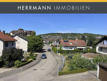 Sehr helle 3,5 Zimmer-Wohnung in Plüderhausen mit großem Balkon zu verkaufen, 73655 Plüderhausen, Wohnung