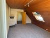 Viel Potential im Oberdorf von Fellbach - sanierungsbedürftige Doppelhaushälfte mit Garten - Schlafzimmer 2 DG