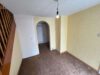 Viel Potential im Oberdorf von Fellbach - sanierungsbedürftige Doppelhaushälfte mit Garten - Flur