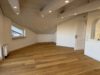 Sehr großzügige Villa mit besonderer Architektur und Einliegerwohnung - 4 Garagenstellplätze inkl. - DG Schlafzimmer