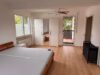 Familientraum am Waldrand: Modern saniertes Einfamilienhaus mit sehr großem Garten, PV & Sauna - OG Eltern