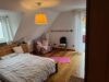 Sehr großzügiges Zweifamilienhaus in zentraler und ruhiger Lage von Fellbach (aufgeteilt) - DG Schlafzimmer 1