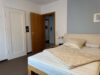 Sehr großzügiges Zweifamilienhaus in zentraler und ruhiger Lage von Fellbach (aufgeteilt) - EG Schlafzimmer