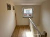 Dachgeschoss im Zentrum der Stadt - 2,5 Zimmer mit neuer Heizung und renoviertem Bad - Flur vor der Wohnung