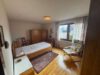 Vielseitig nutzbares Wohnhaus – als Zweifamilienhaus oder großzügiges Einfamilienhaus mit Garten - EG Schlafzimmer