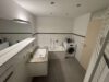 Großzügige 4,5 Zimmer-Wohnung mit Balkon in Herzen von Degerloch zum reinen Objektpreis (Erbpacht) - Badezimmer