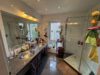Fabrikantenvilla im Herzen von Fellbach – mit traumhaftem Gartenparadies und Teich - Badezimmer OG