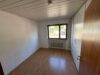 Großzügige Vier-Zimmer-Wohnung mit Süd-Westbalkon, Stellplatz und viel Gestaltungspotenzial - Zimmer 2 2