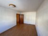 Großzügige Vier-Zimmer-Wohnung mit Süd-Westbalkon, Stellplatz und viel Gestaltungspotenzial - Eltern-Schlafen