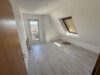 Rohdiamant im Herzen von Fellbach – großzügige Dachgeschosswohnung mit Loggia und viel Potenzial - Kind 2
