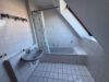 Rohdiamant im Herzen von Fellbach – großzügige Dachgeschosswohnung mit Loggia und viel Potenzial - Badezimmer