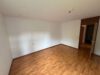Großzügige 2-Zimmer-Wohnung mit Südwest-Balkon und frisch renoviertem Bad. - Schlafzimmer