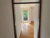 Großzügige 2-Zimmer-Wohnung mit Südwest-Balkon und frisch renoviertem Bad. - Flur