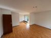 Großzügige 2-Zimmer-Wohnung mit Südwest-Balkon und frisch renoviertem Bad. - Wohn-Essbereich