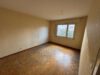 Großzügige sanierungsbedürftige 4 Zimmer-Wohnung mit Balkon am Feldrand von Fellbach - Schlafzimmer 1