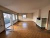 Großzügige sanierungsbedürftige 4 Zimmer-Wohnung mit Balkon am Feldrand von Fellbach - Wohnzimmer
